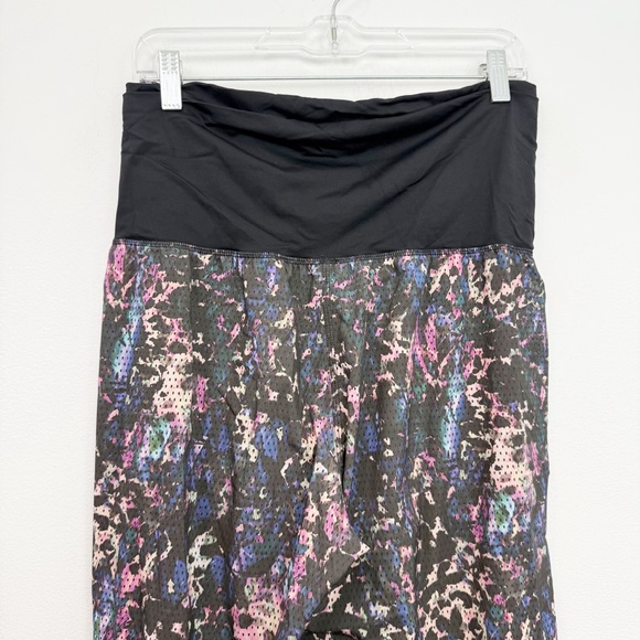 Lululemon Om Pant Floral Sport Multi Black Size 8 - Picture 4 of 7